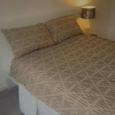 Albert Bridge Spacious Double Room-2